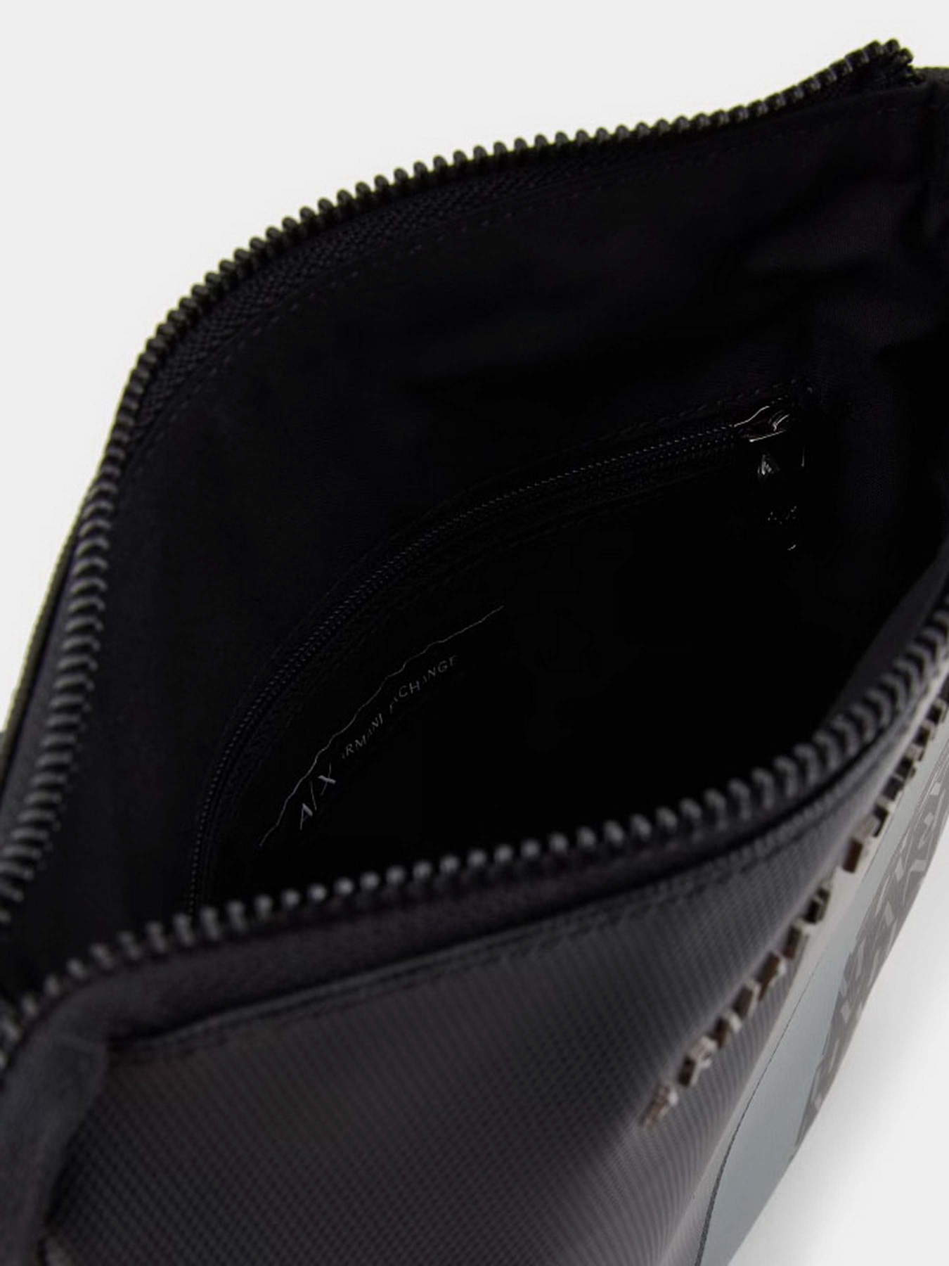 Мессенджер Armani Exchange модель XM000164-AF11935-MC043 Фото