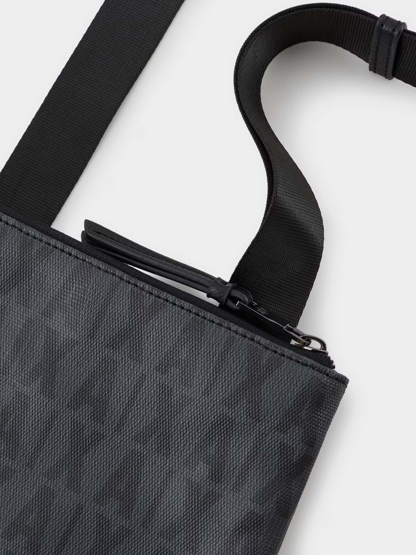 Мессенджер Armani Exchange модель 952718-4F865-21742 Фото