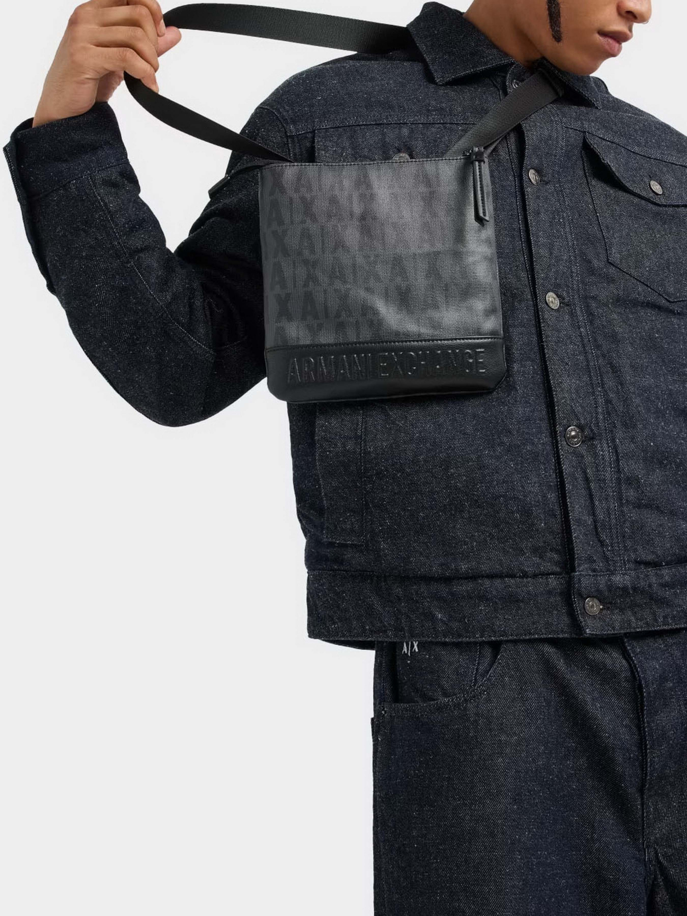 Мессенджер Armani Exchange модель 952718-4F865-21742 Фото