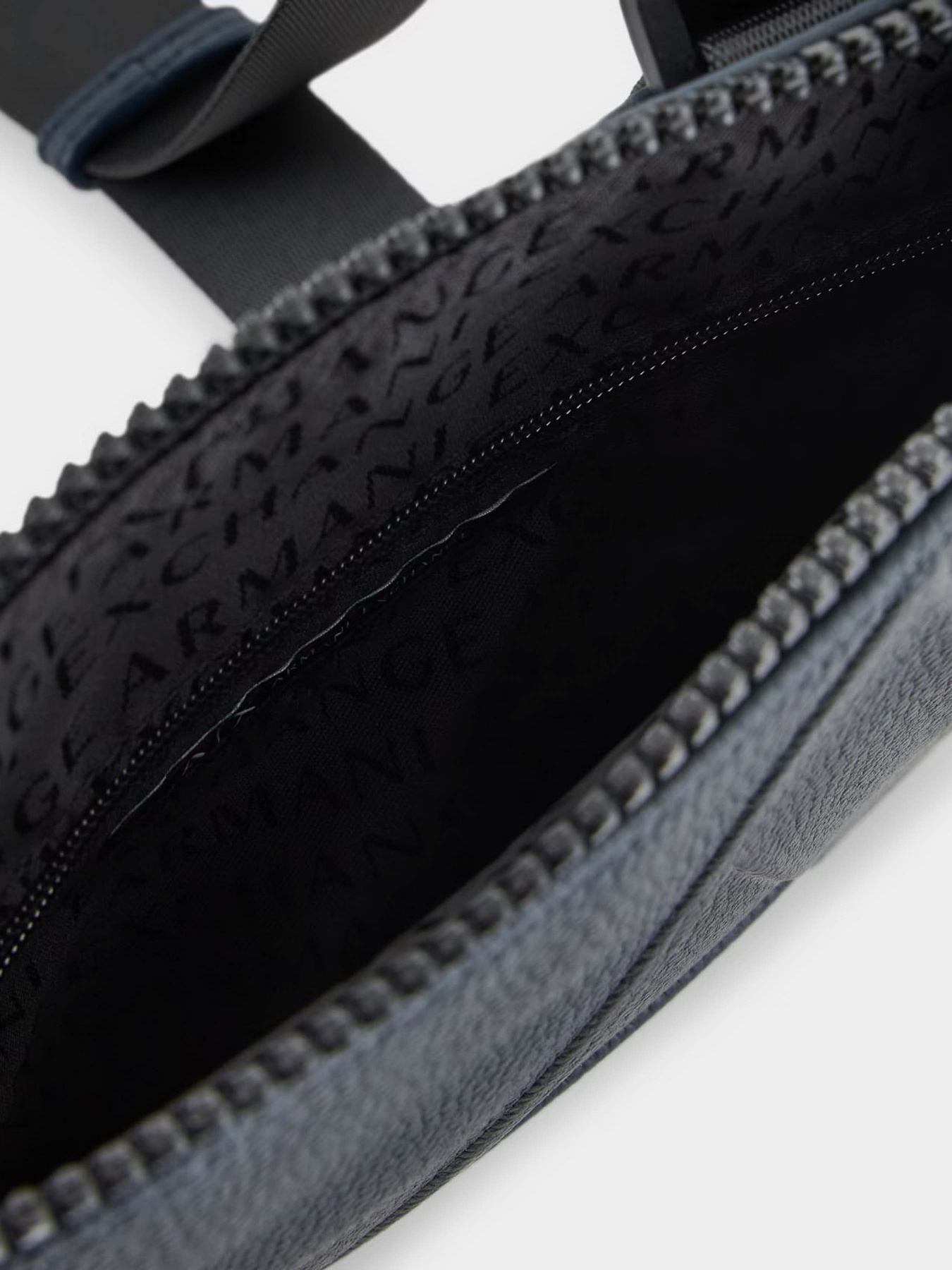 Мессенджер Armani Exchange модель 952722-4F874-00035 Фото