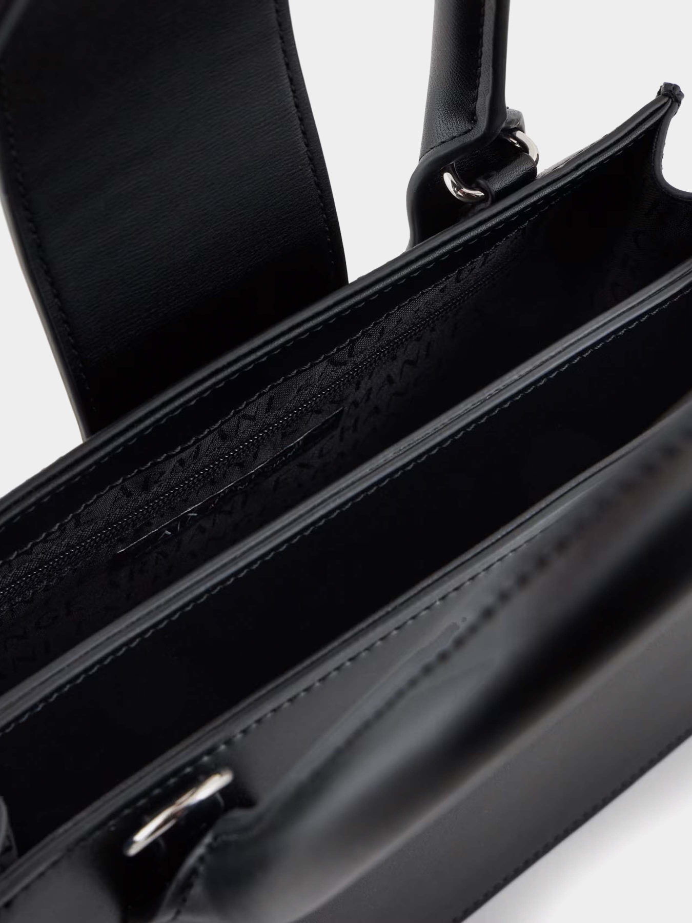 Сумка Armani Exchange модель XW000306-AF12039-UC001 Фото