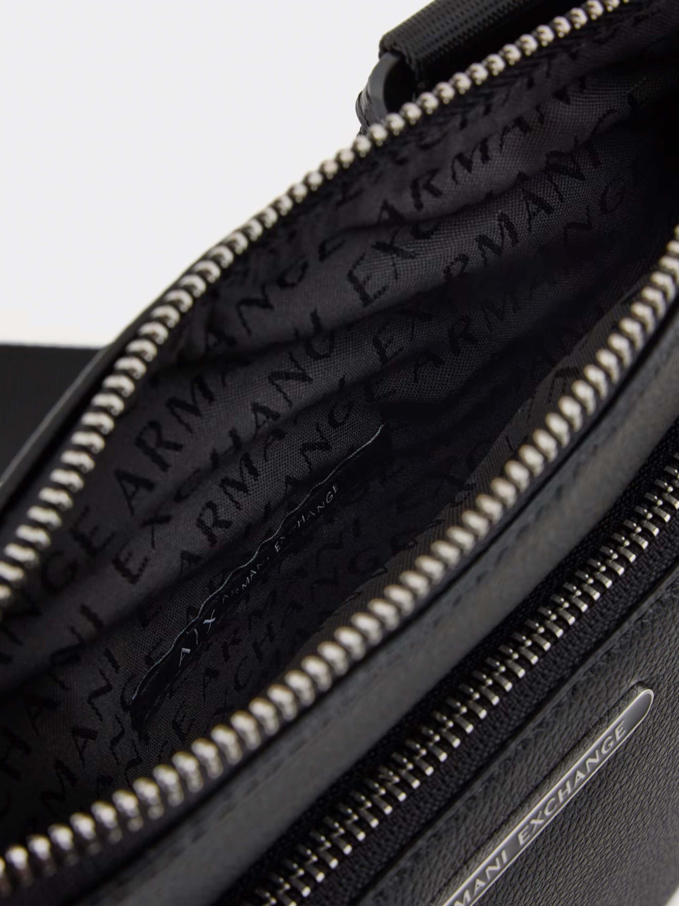 Сумка Armani Exchange модель XM000846-AF12134-UC001 Фото