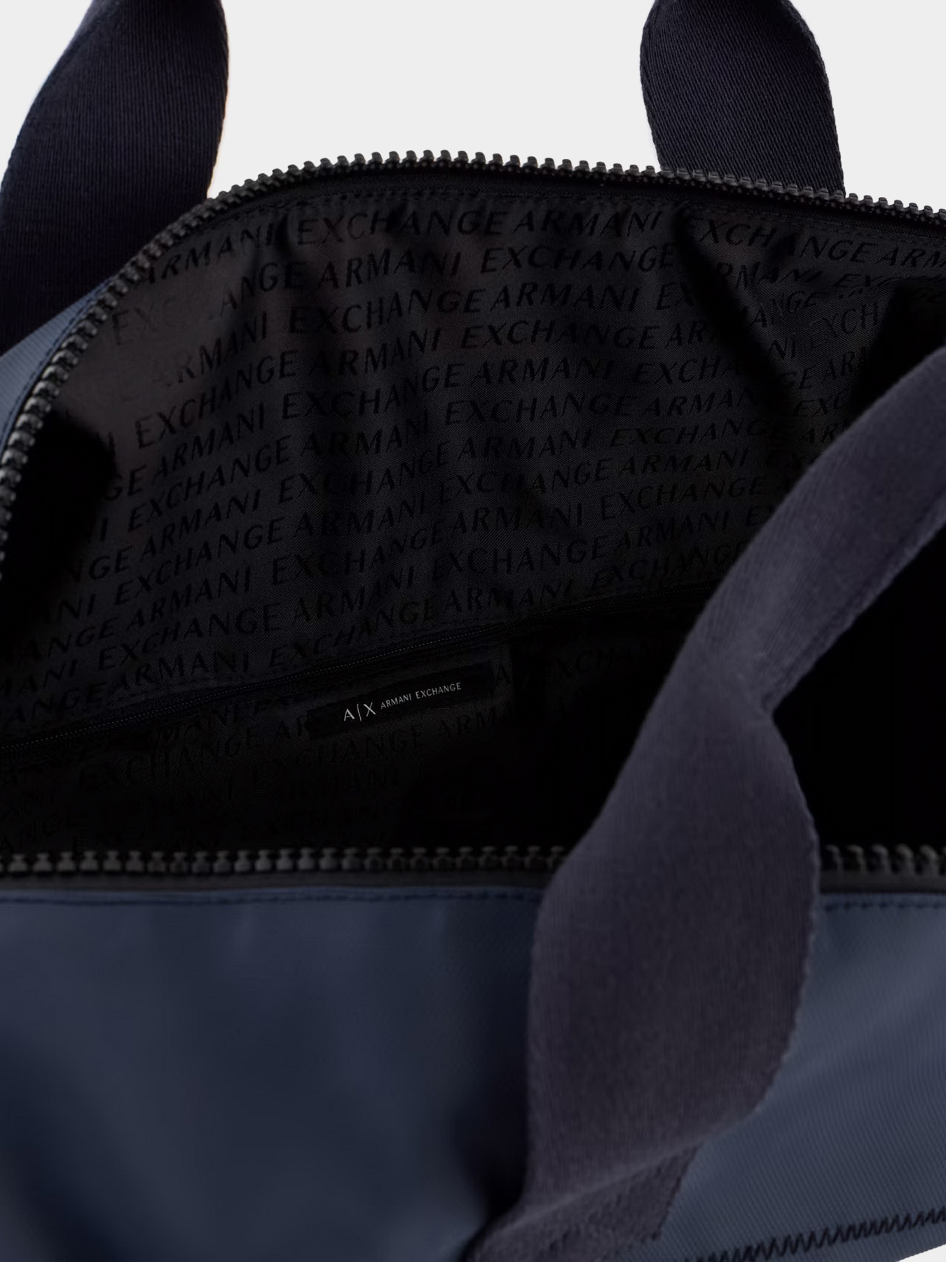 Дорожня сумка Armani Exchange модель XM000592-AF12100-MB106 Фото