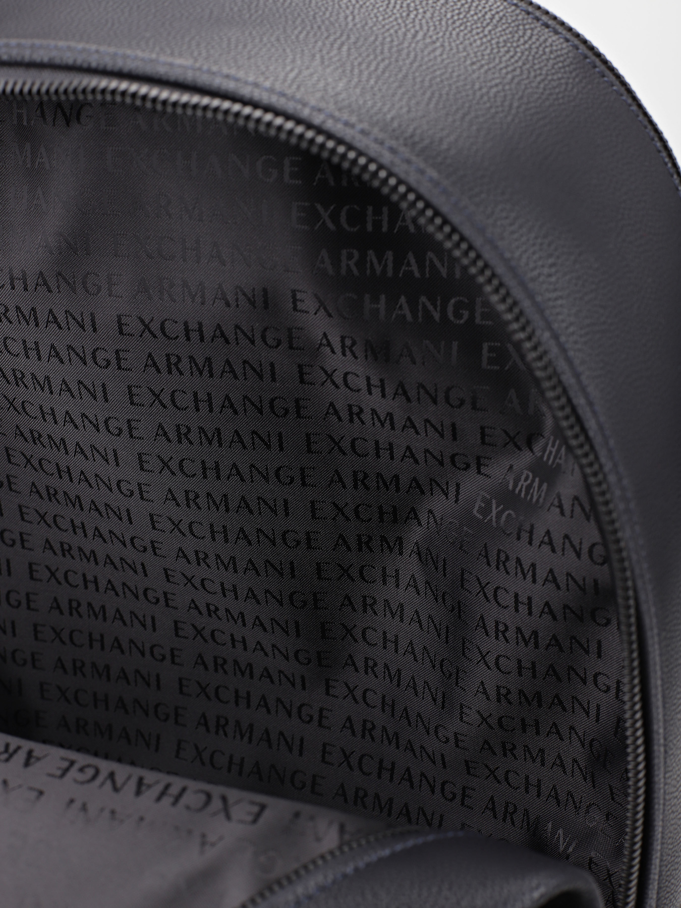 Повседневный рюкзак Armani Exchange модель XM001596-AF17090-UB101 Повседневный рюкзак Armani Exchange модель XM001596-AF17090-UB101 Фото