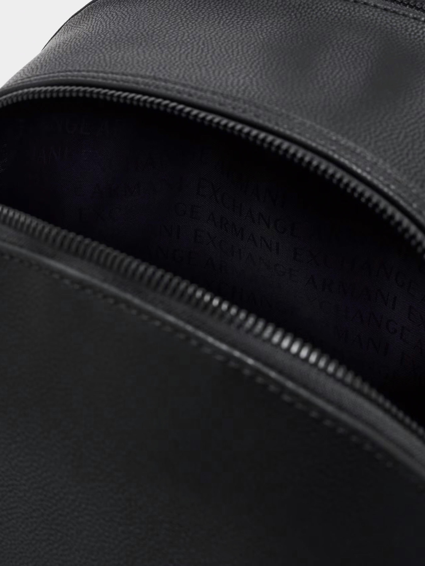 Рюкзак Armani Exchange модель XM001596-AF17090-UC001 Фото