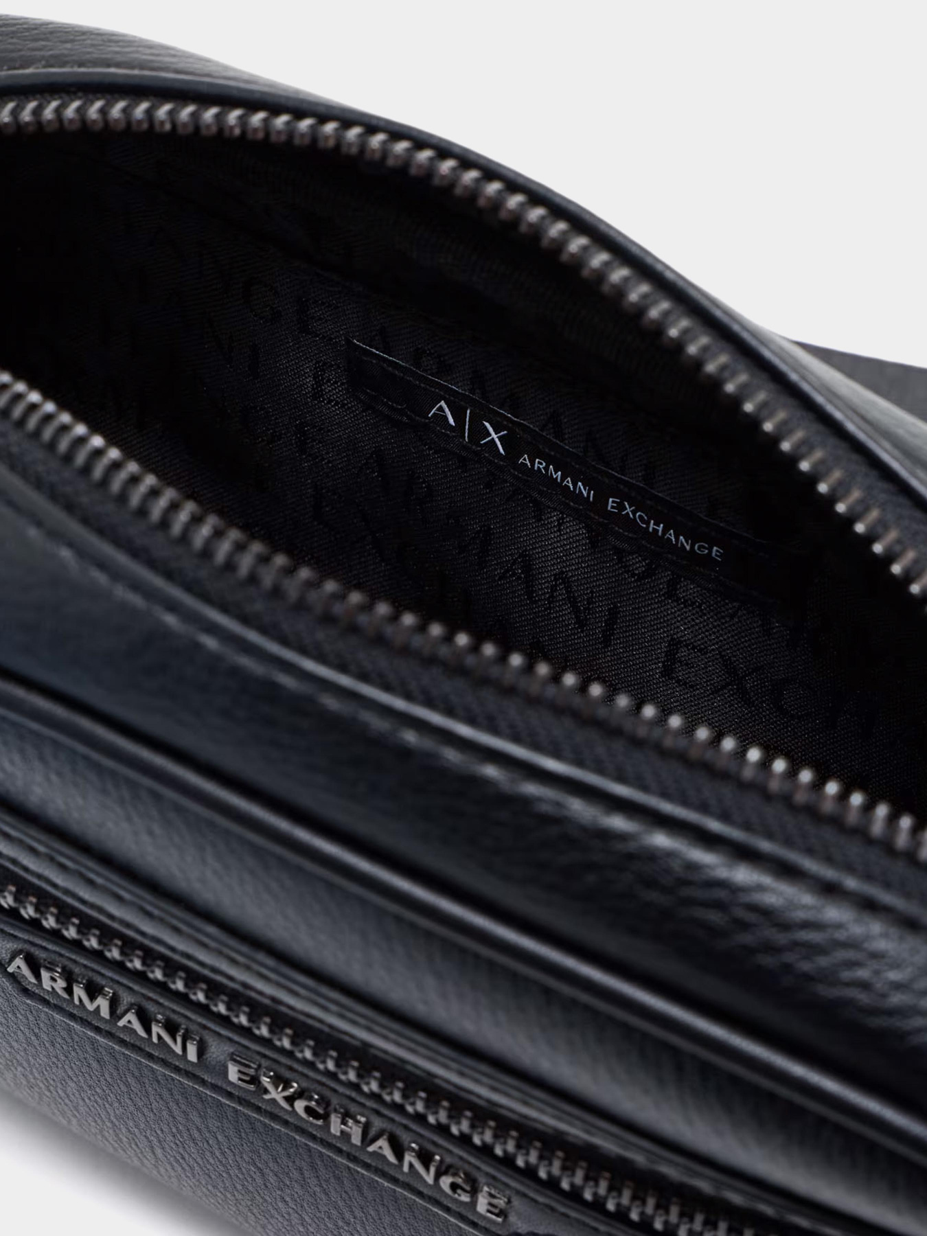 Сумка Armani Exchange модель XM001601-AF17205-MC105 Фото