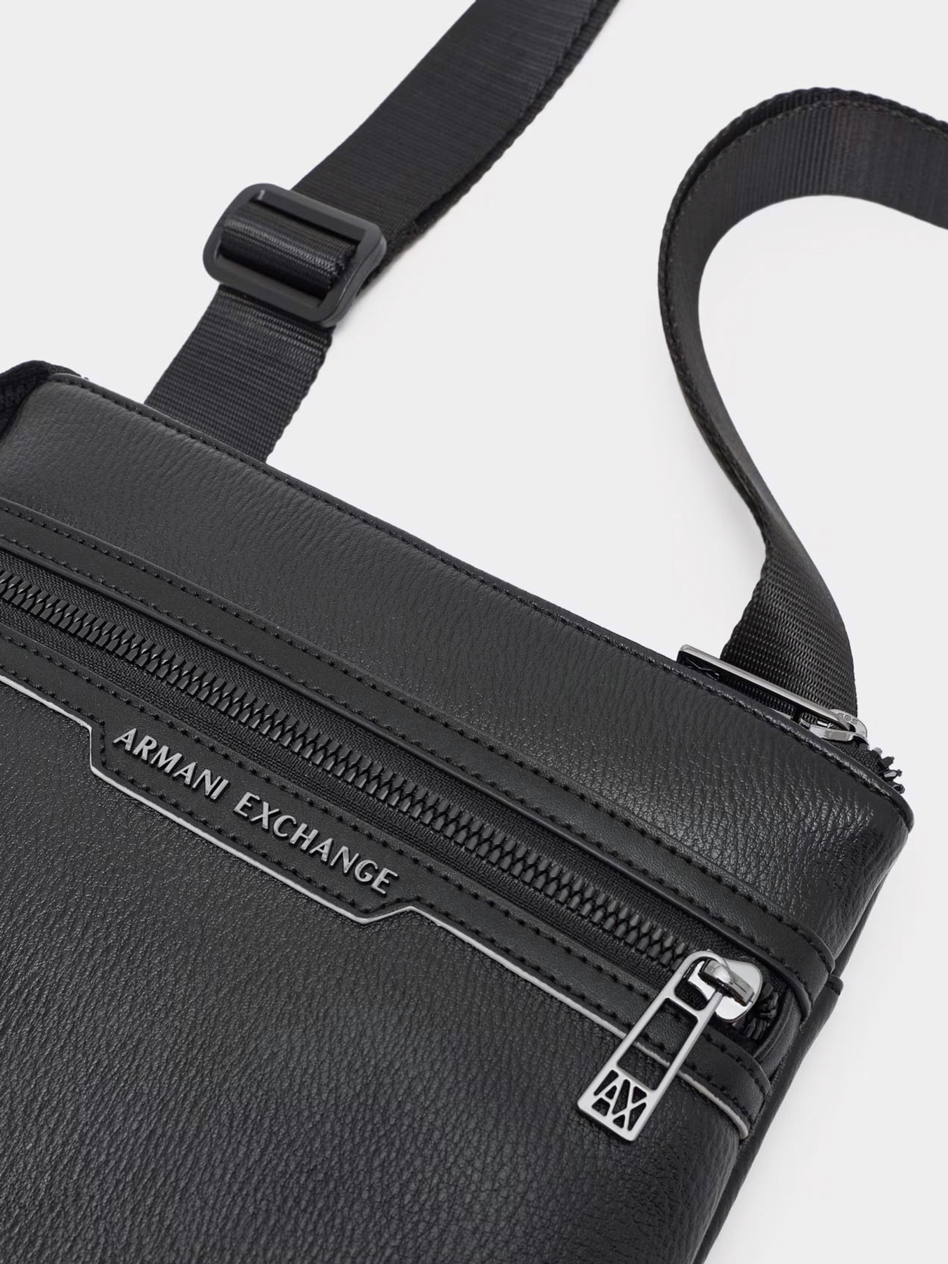 Сумка Armani Exchange модель XM001603-AF17205-MC105 Фото