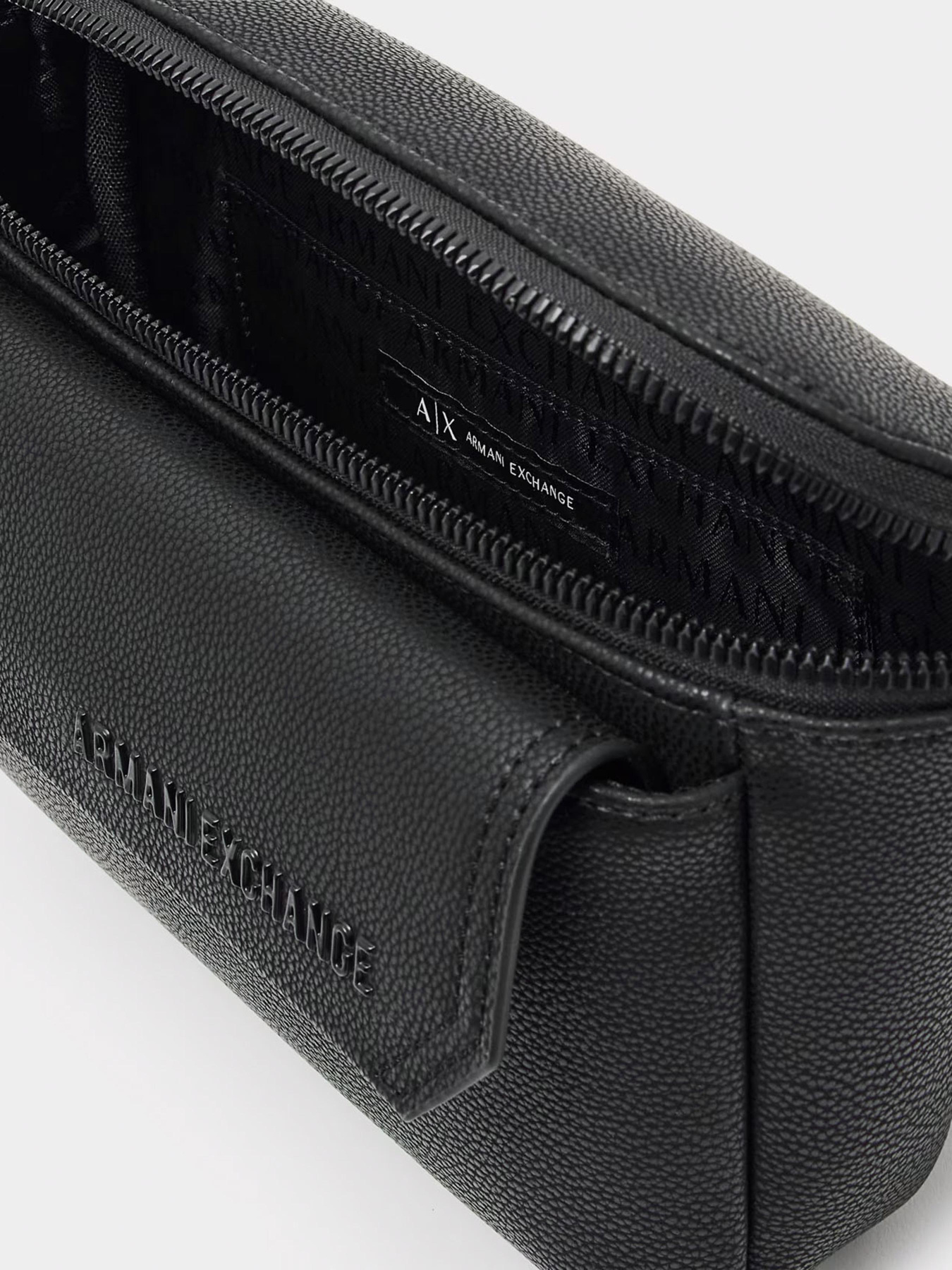 Поясная сумка Armani Exchange модель XM001638-AF17090-UC001 Фото