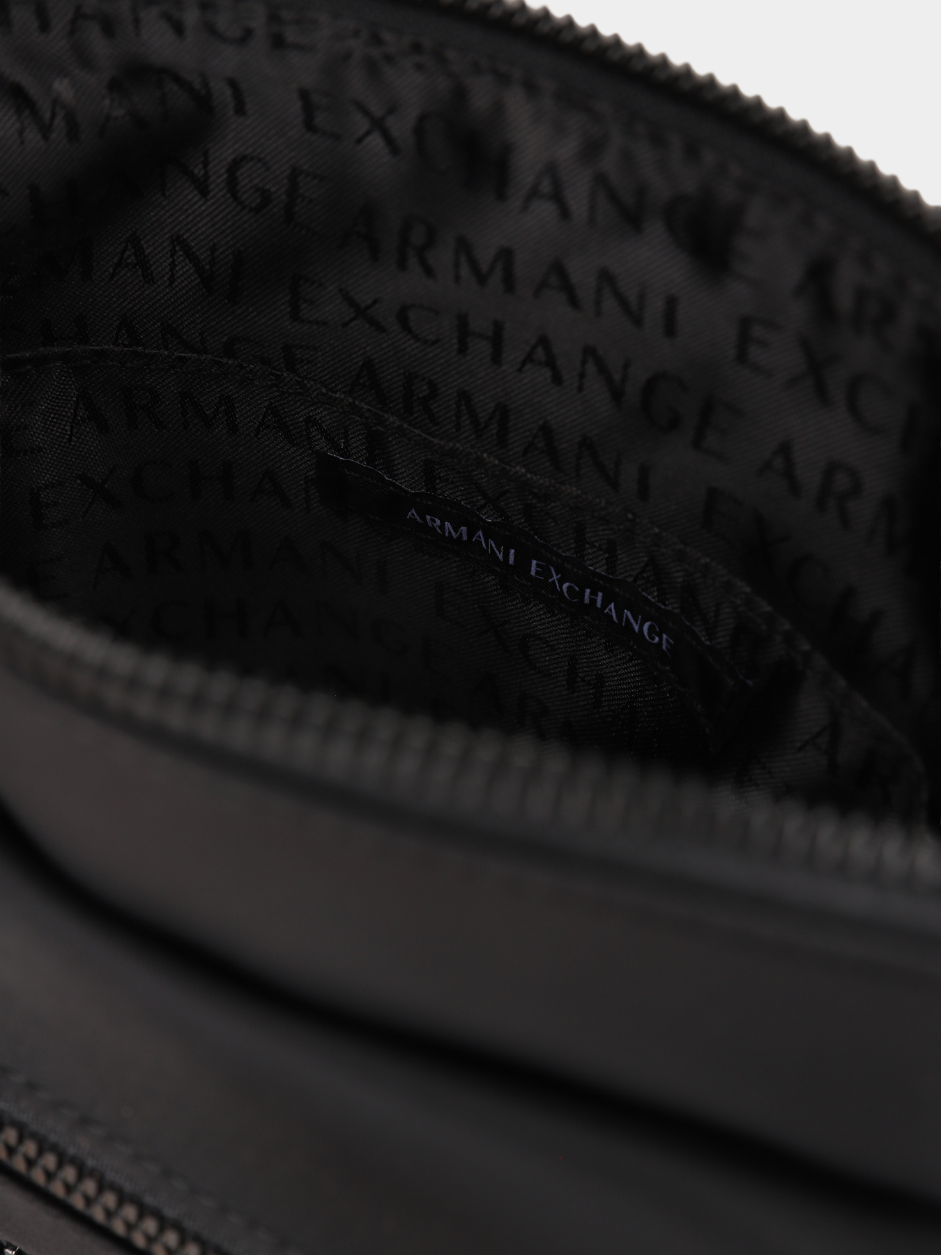 Сумка Armani Exchange модель XM001653-AF17304-MC105 Фото