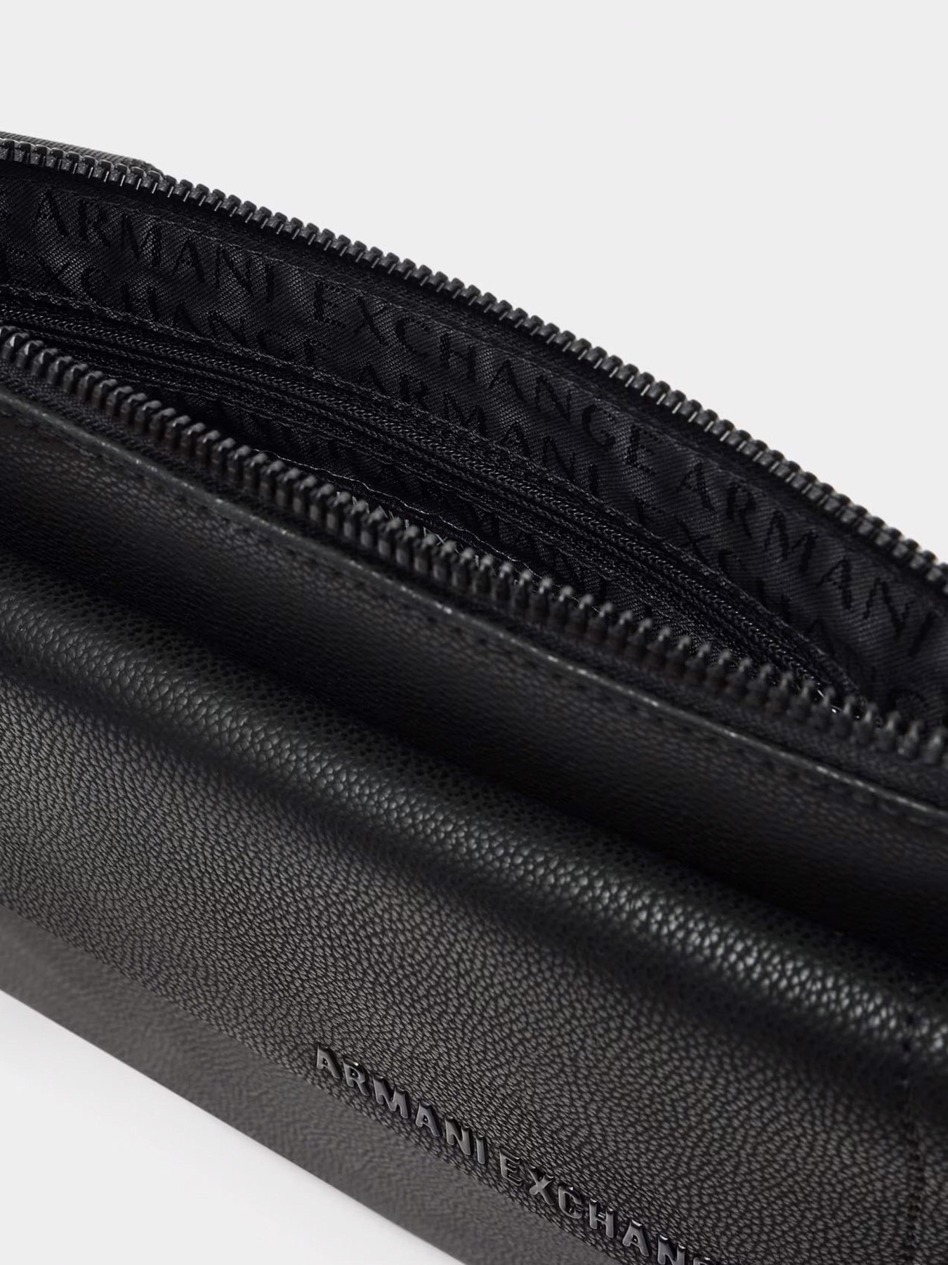 Сумка Armani Exchange модель XM001598-AF17090-UC001 Фото