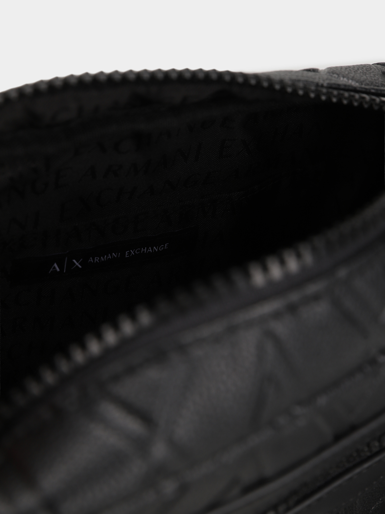 Сумка Armani Exchange модель XM000240-AF12133-UC001 Фото
