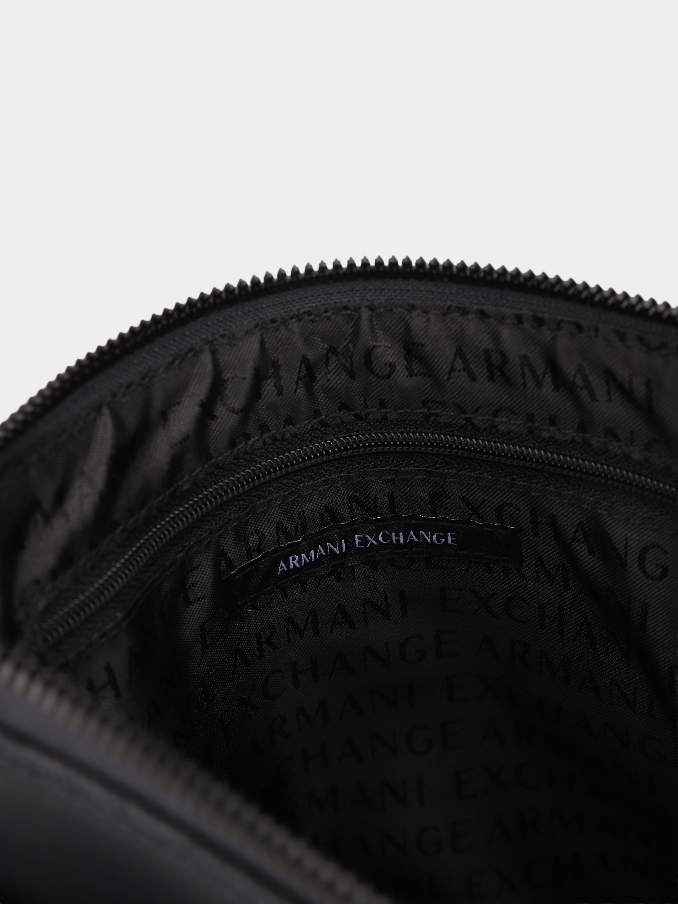 Сумка Armani Exchange модель XM001598-AF17090-UB101 Фото