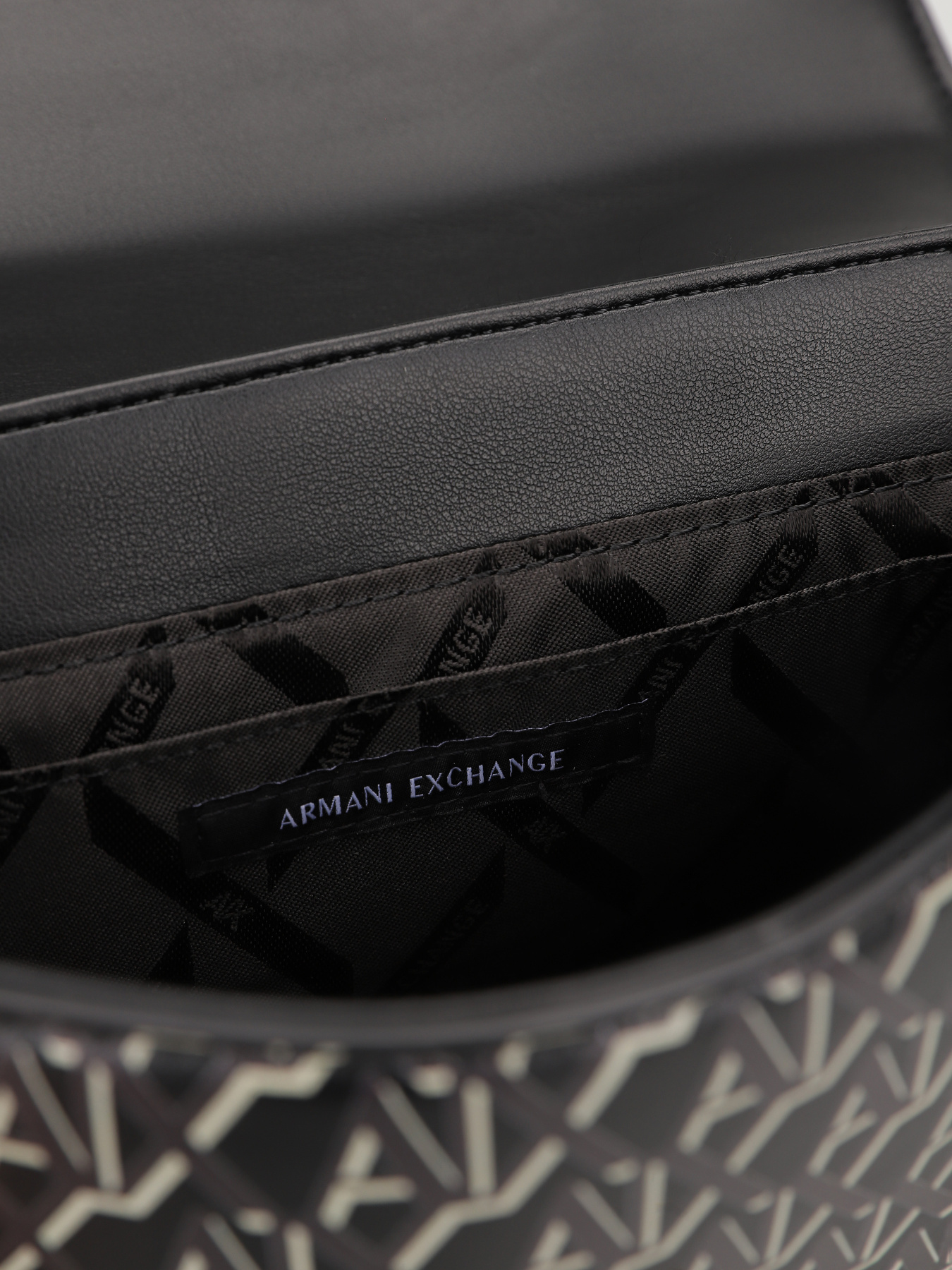 Сумка Armani Exchange модель XW001596-AF17145-MC043 Фото