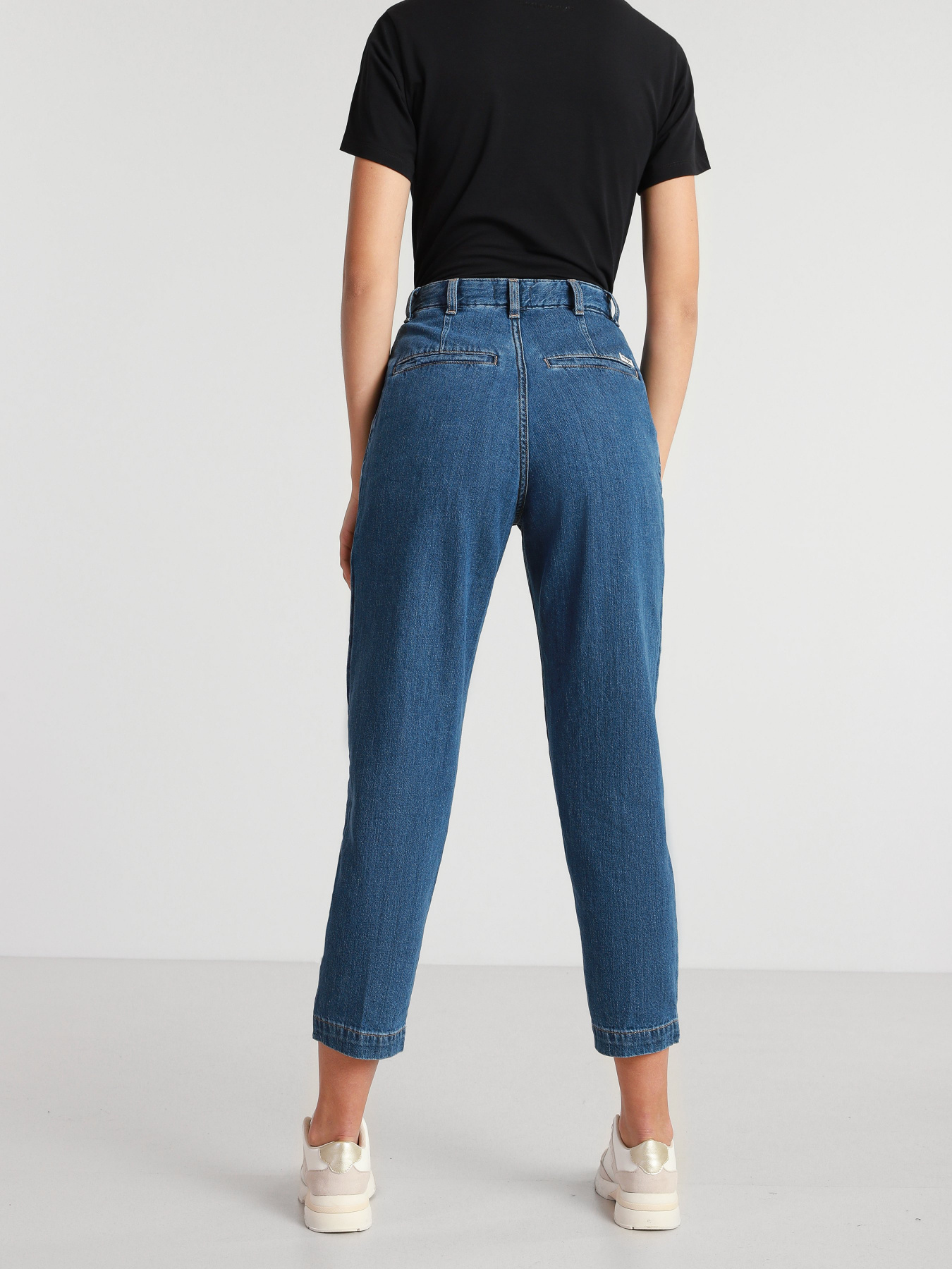 Джинсы мом Wrangler Mom Chino модель W22HZB26K_32 Фото