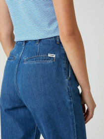 Джинсы мом Wrangler Mom Chino модель W22HZB26K_32 Фото