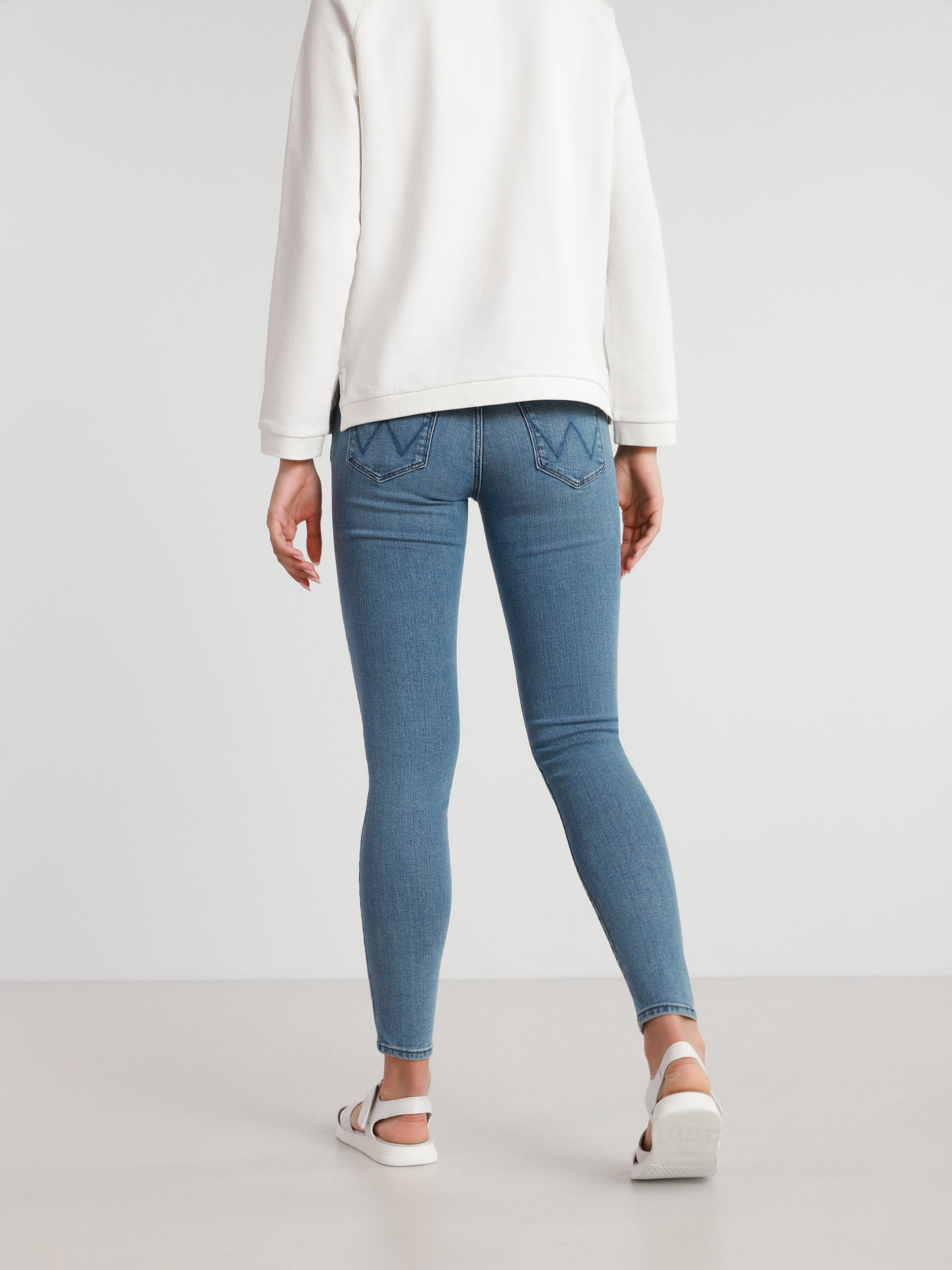 Джинсы Wrangler модель W28KKR29G_32 Фото