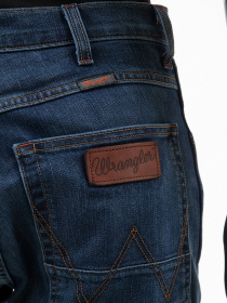 Прямые джинсы Wrangler Arizona Straight Classic модель W12OUJ47R_32 Фото