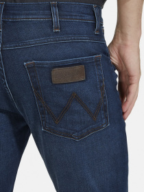 Джинсы Wrangler Arizona Stretch модель W12OMS90Y_32 Фото