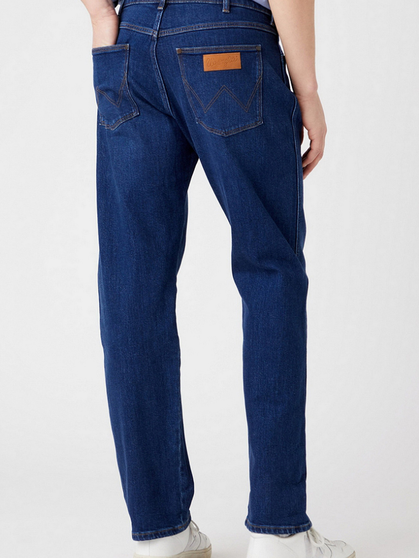 Прямые джинсы Wrangler модель W16VJX20C32_32 Фото