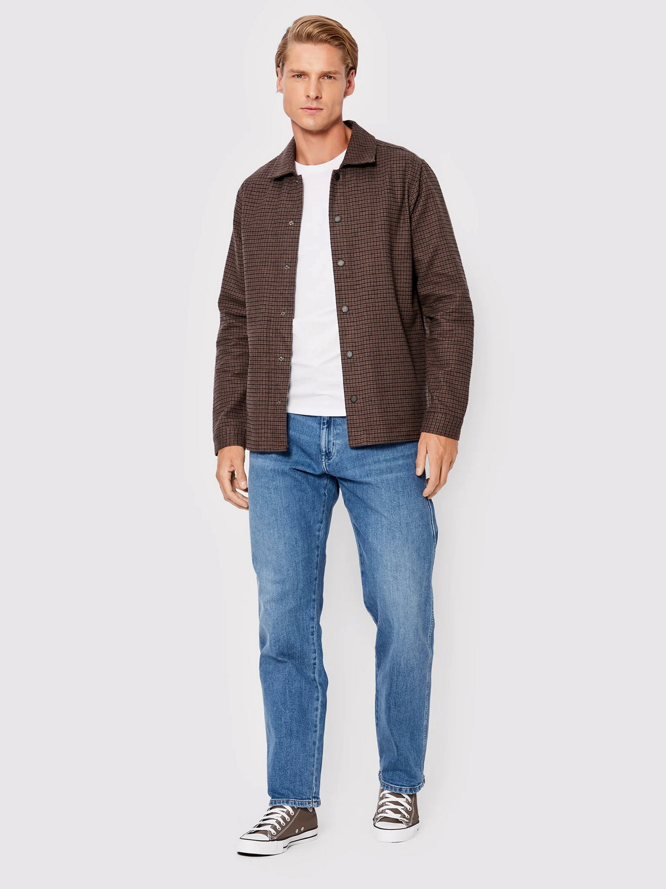 Зауженные джинсы Wrangler модель W16VJX21Y32_32 Фото