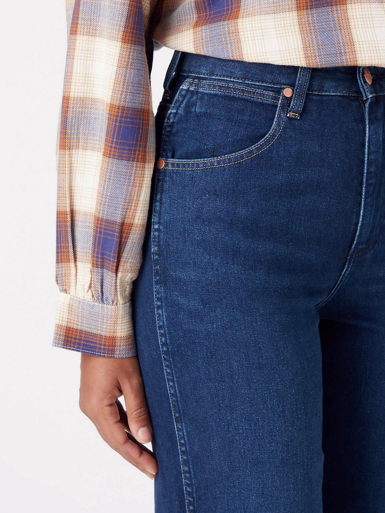 Джинсы мом Wrangler Medussa модель W24698Z2932_32 Фото