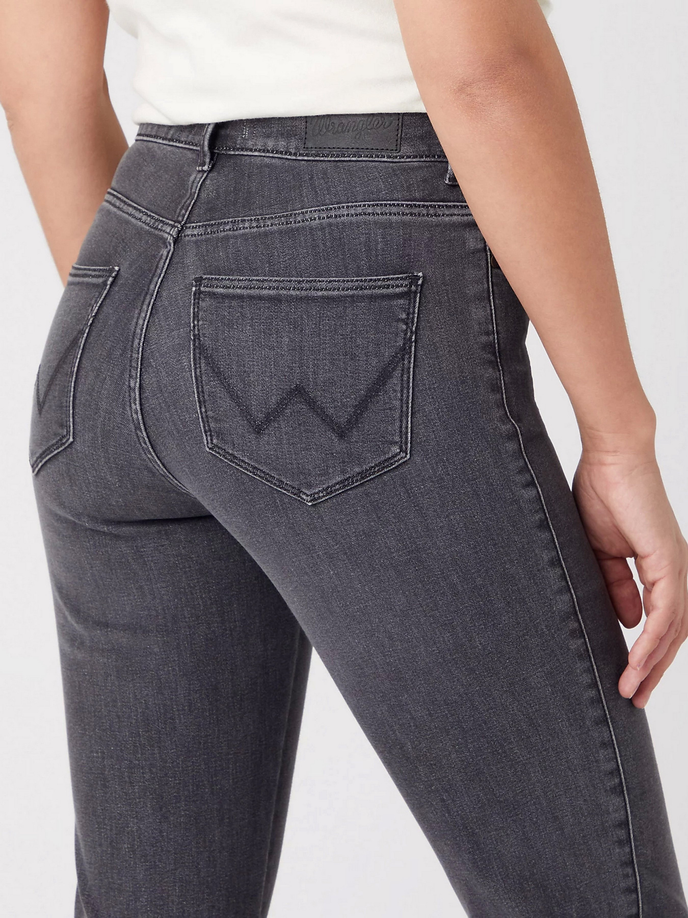 Прямые джинсы Wrangler Straight Driveway модель W26R95W1132_32 Фото