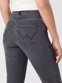 Прямые джинсы Wrangler Straight Driveway модель W26R95W1132_32 Фото