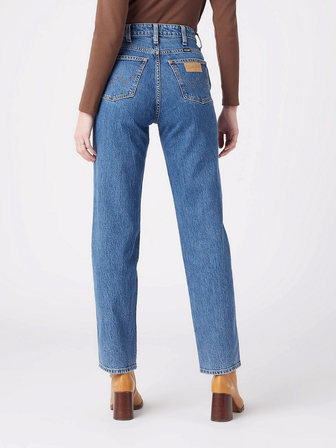 Зауженные джинсы Wrangler модель W27M16Z1832_32 Фото