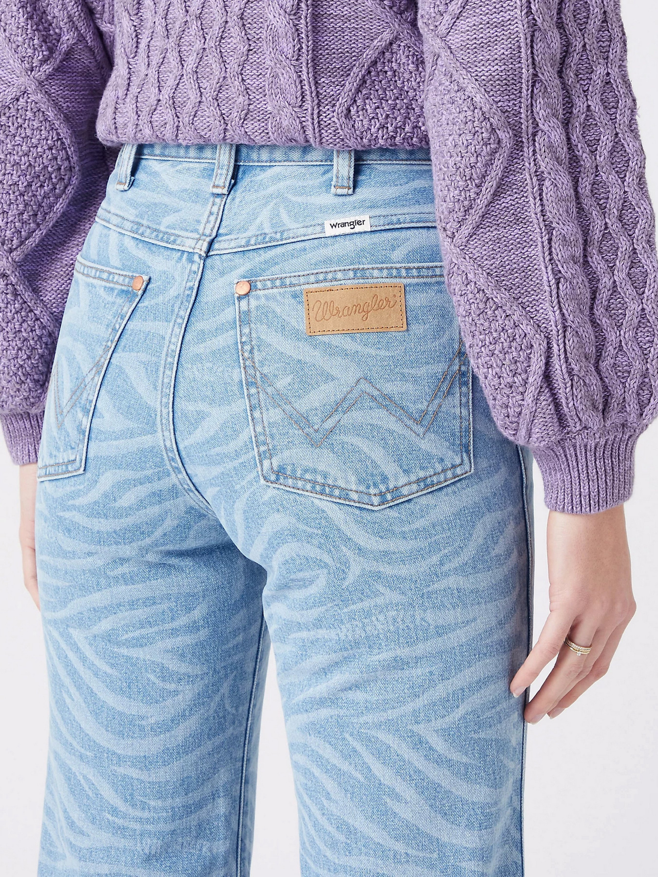 Джинси кльош Wrangler Wanderer модель W2H473X2932_32 Фото