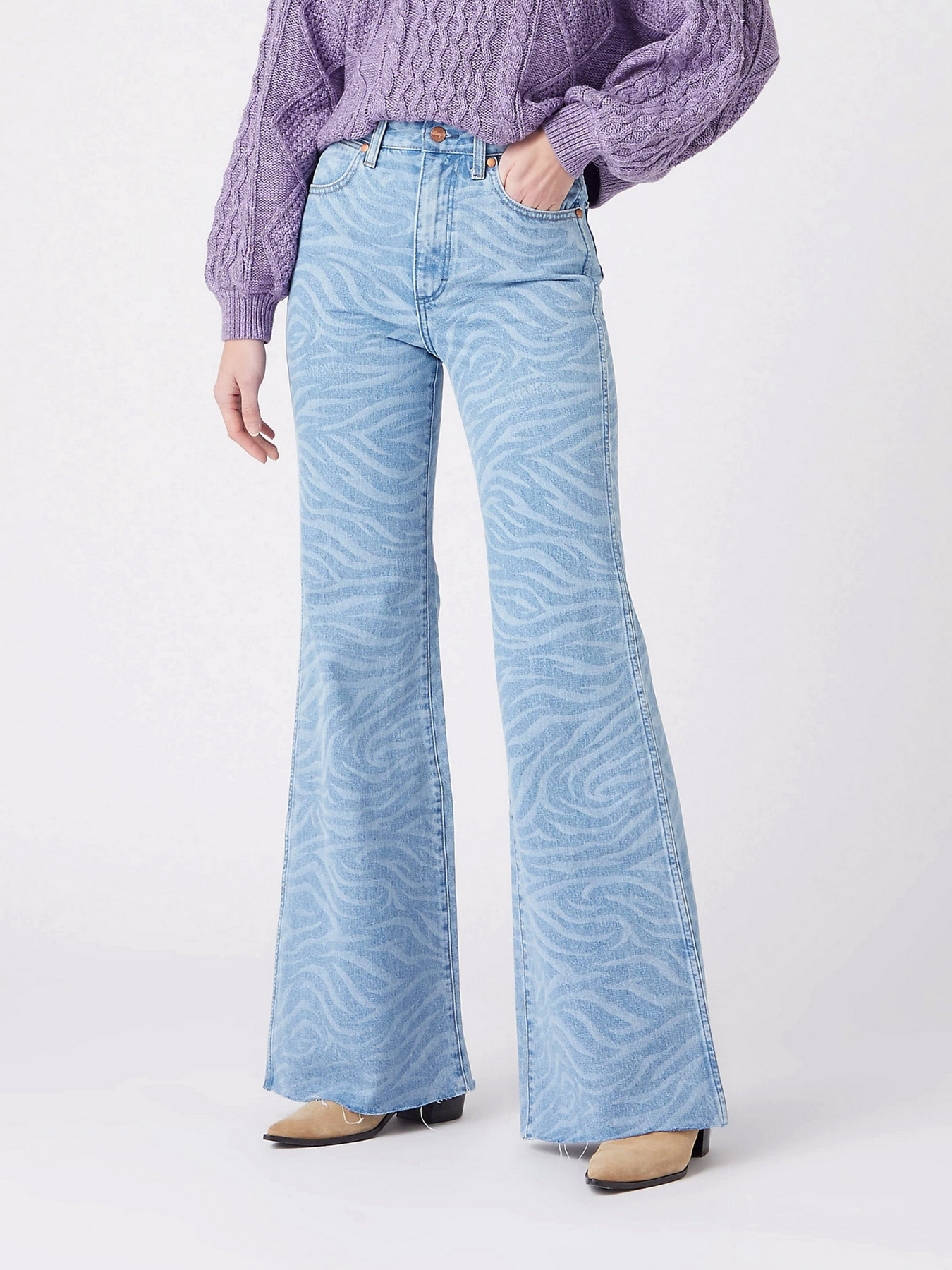 Джинси кльош Wrangler Wanderer модель W2H473X2932_32 Фото