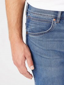 Прямые джинсы Wrangler Greensboro модель W15QMU91Q_32 Фото