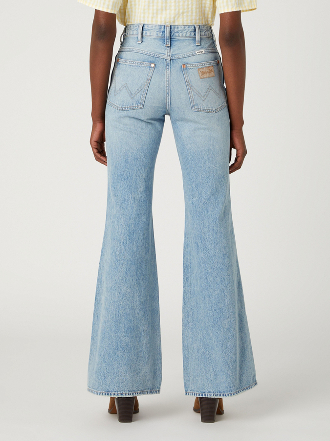 Джинси кльош Wrangler Wanderer модель W2H4DE33I_32 Джинси кльош Wrangler Wanderer модель W2H4DE33I_32 Фото