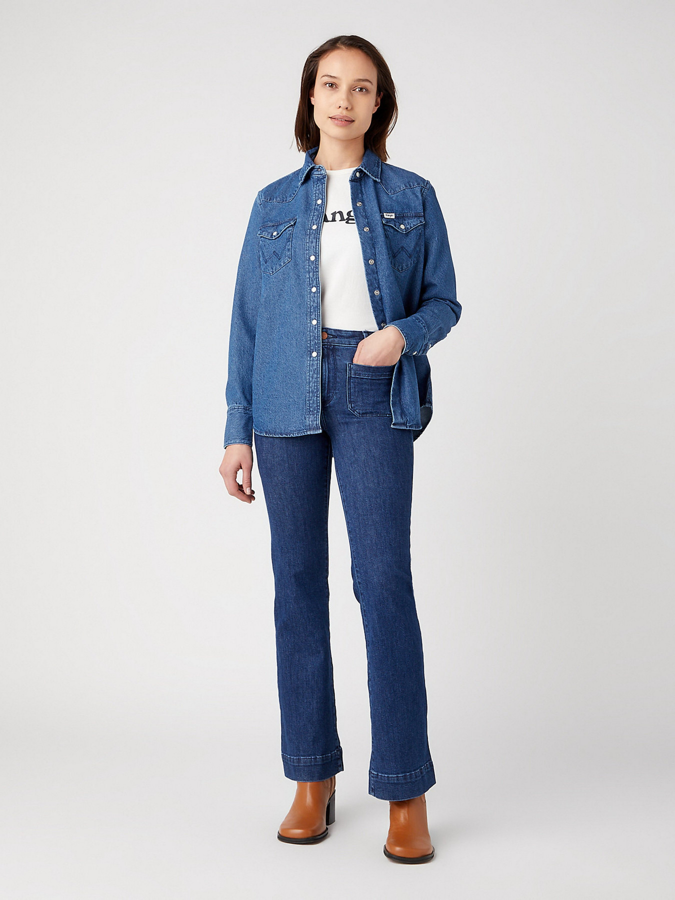 Расклешенные джинсы Wrangler Flare модель 112342831 Фото