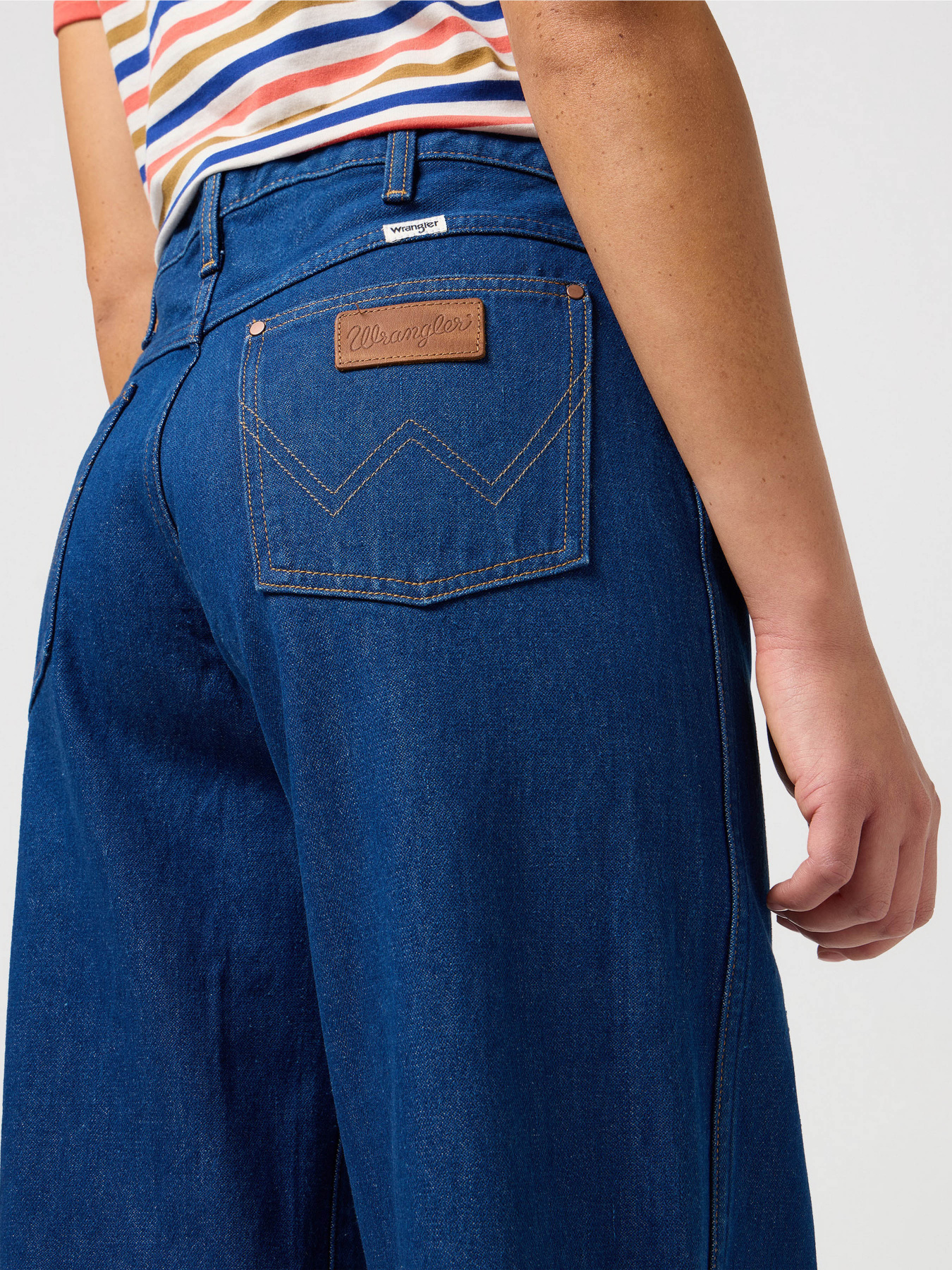 Широкі джинси Wrangler World Wide модель 112350735 Фото