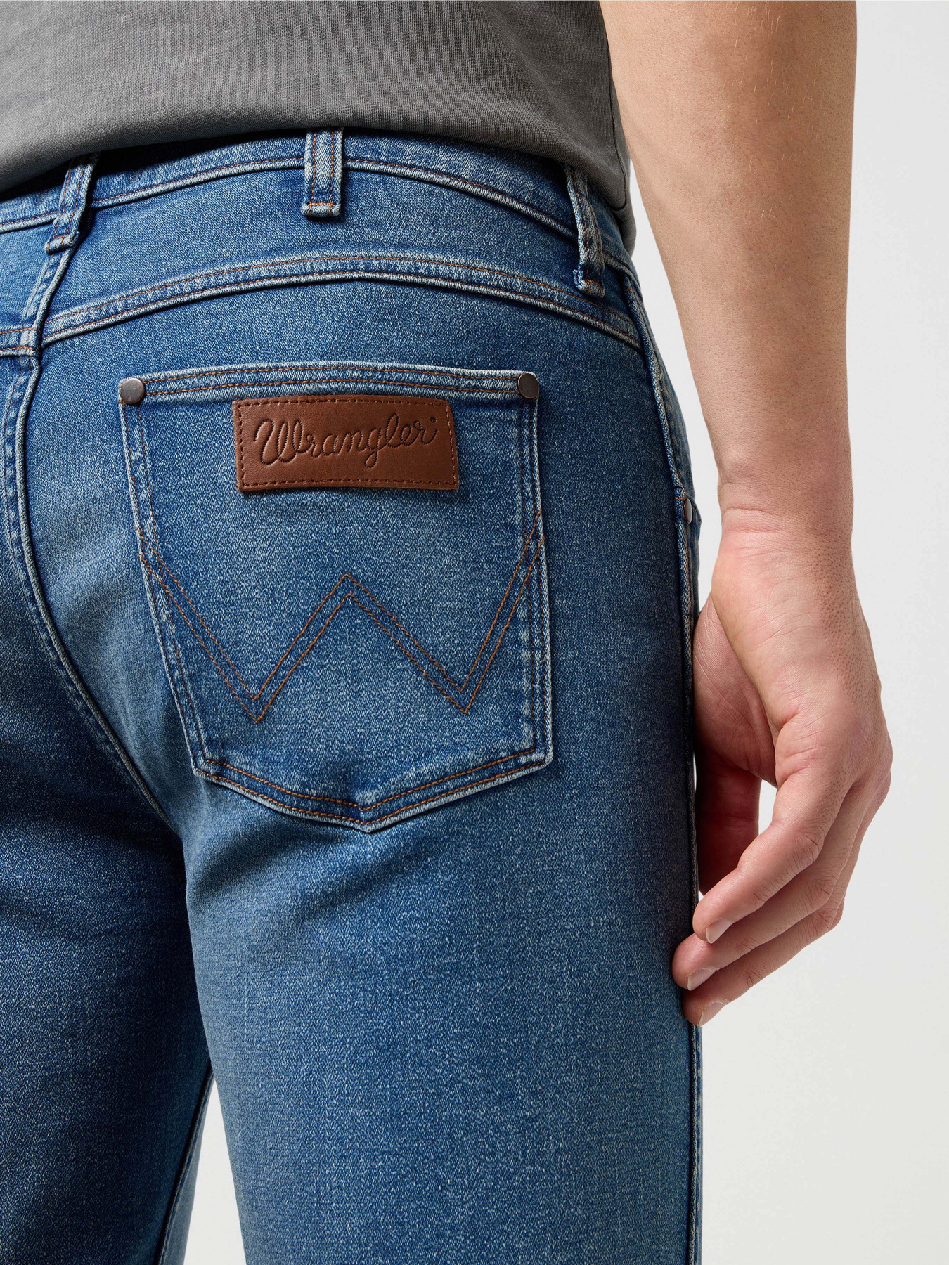Прямые джинсы Wrangler Greensboro модель 112350835 Фото