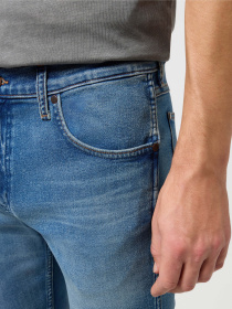 Прямые джинсы Wrangler Greensboro модель 112350835 Фото