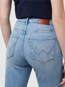 Расклешенные джинсы Wrangler Bootcut модель 112351019 Фото