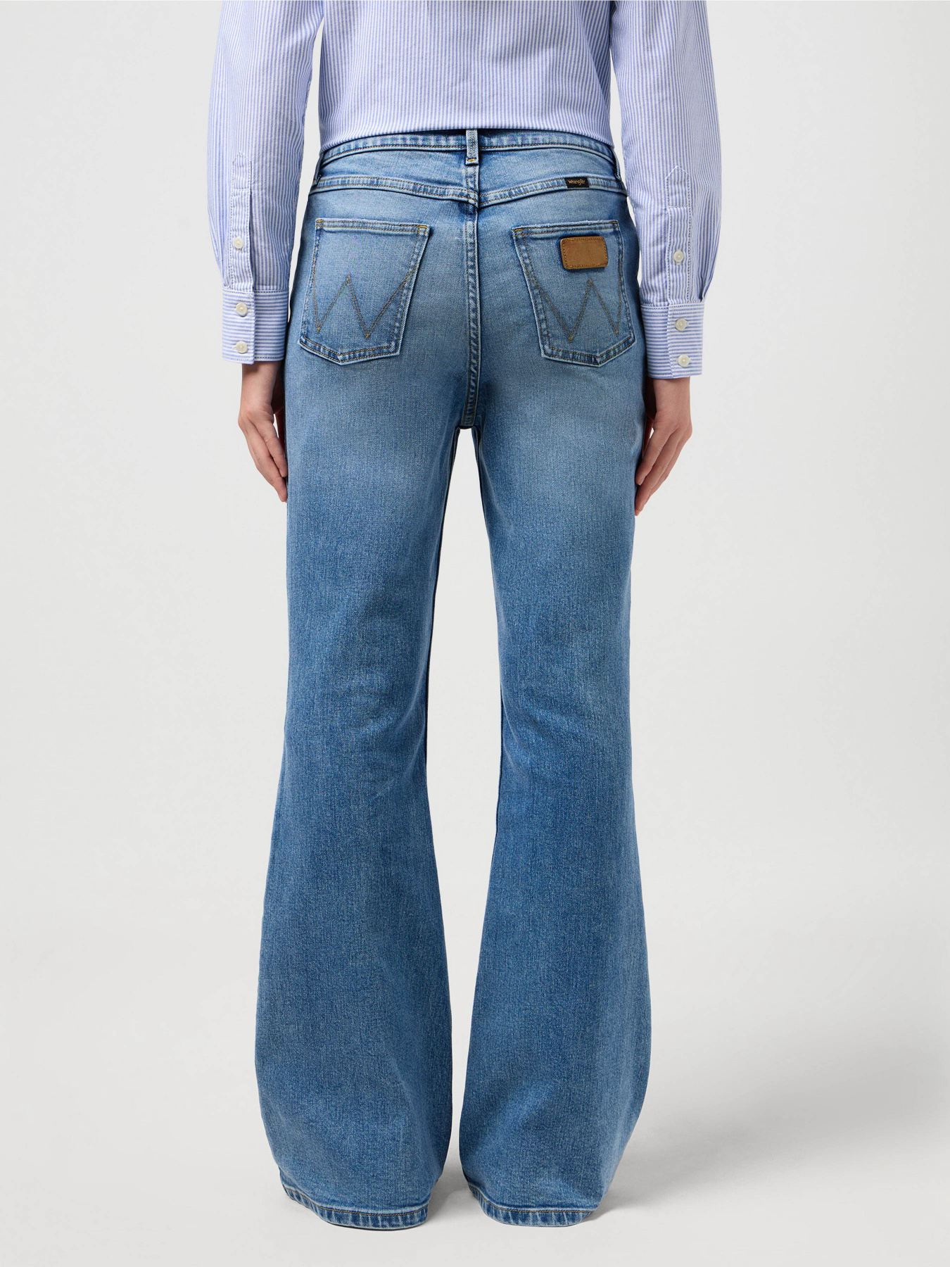 Расклешенные джинсы Wrangler Fierce Flare модель 112351971 Фото