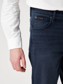 Прямые джинсы Wrangler модель W12SLT364 Фото