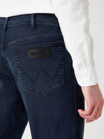 Прямые джинсы Wrangler модель W12SLT364 Фото