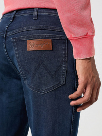 Прямые джинсы Wrangler модель 112352716 Фото