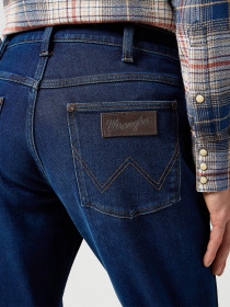 Прямые джинсы Wrangler модель 112357414 Прямые джинсы Wrangler модель 112357414 Фото
