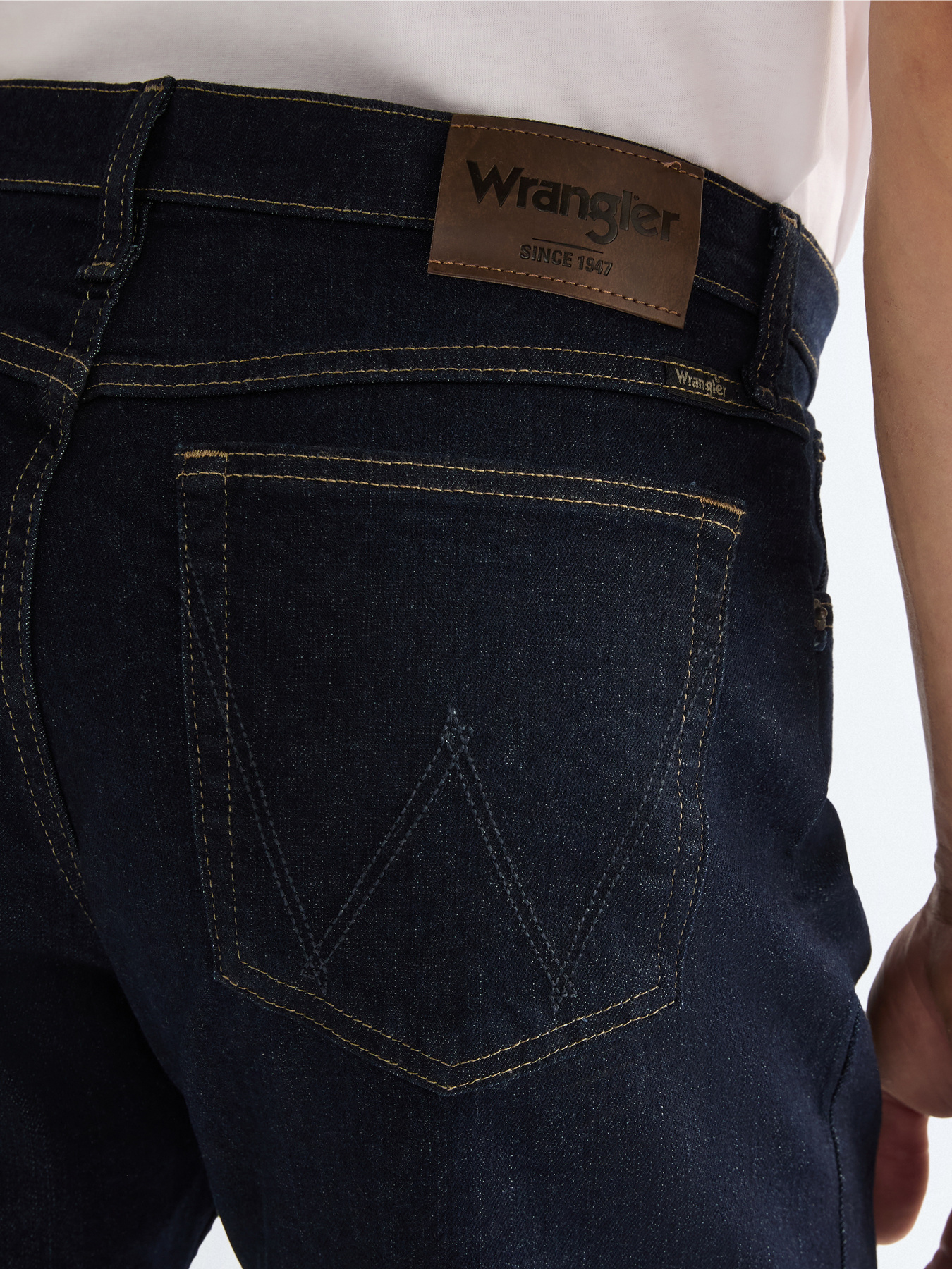 Прямые джинсы Wrangler модель 112352894 Фото