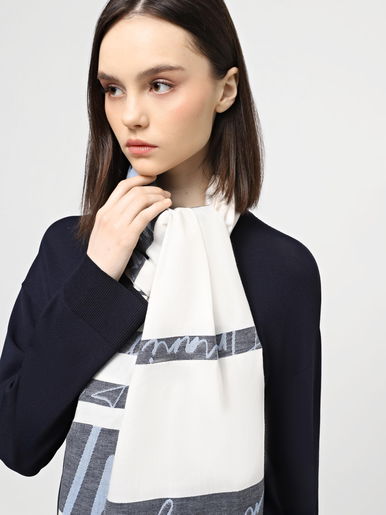 Шарф Armani Exchange модель 944302-4R152-14812 Шарф Armani Exchange модель 944302-4R152-14812 Фото