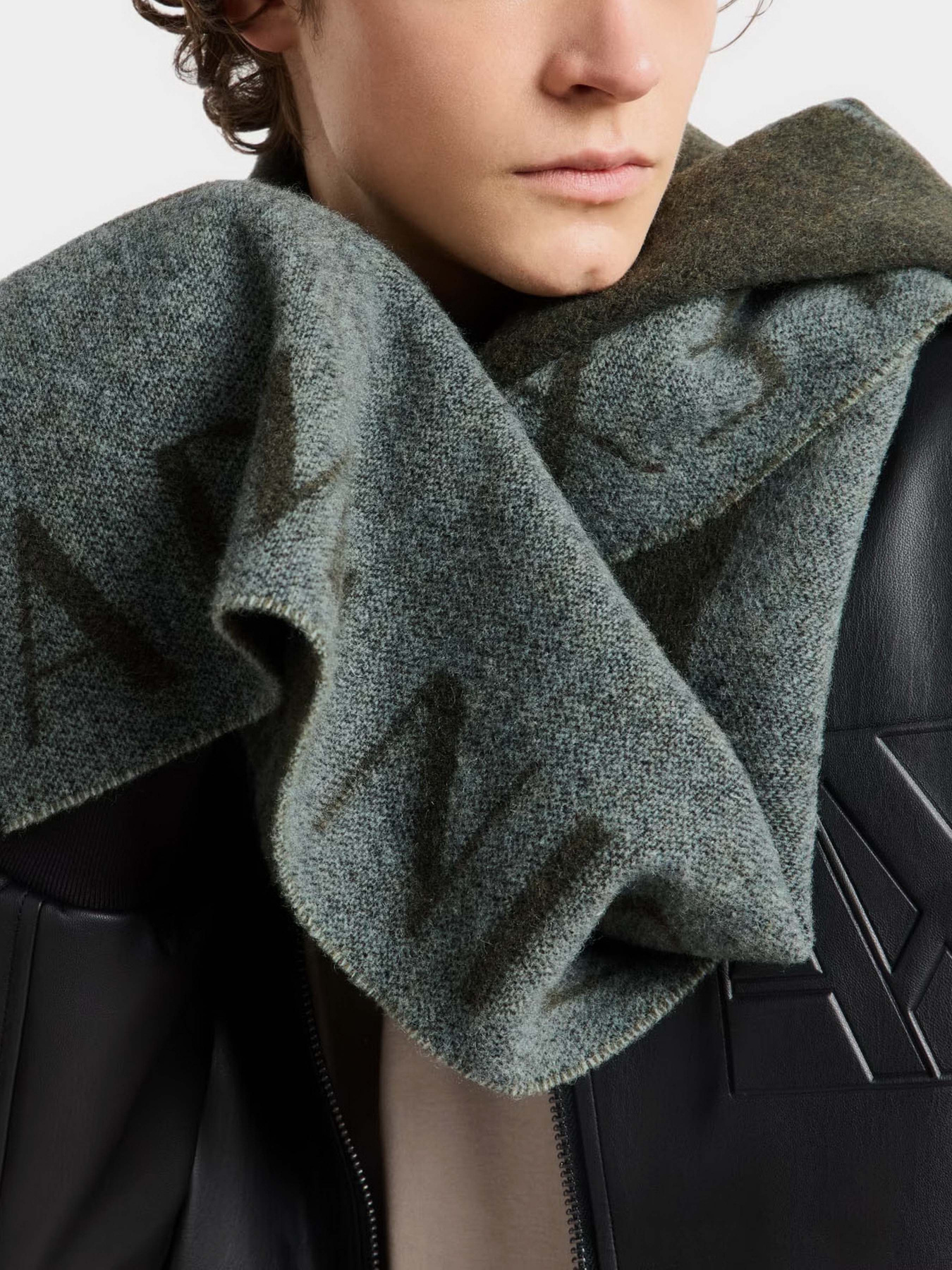 Шарф Armani Exchange модель 954300-3F150-04189 Фото