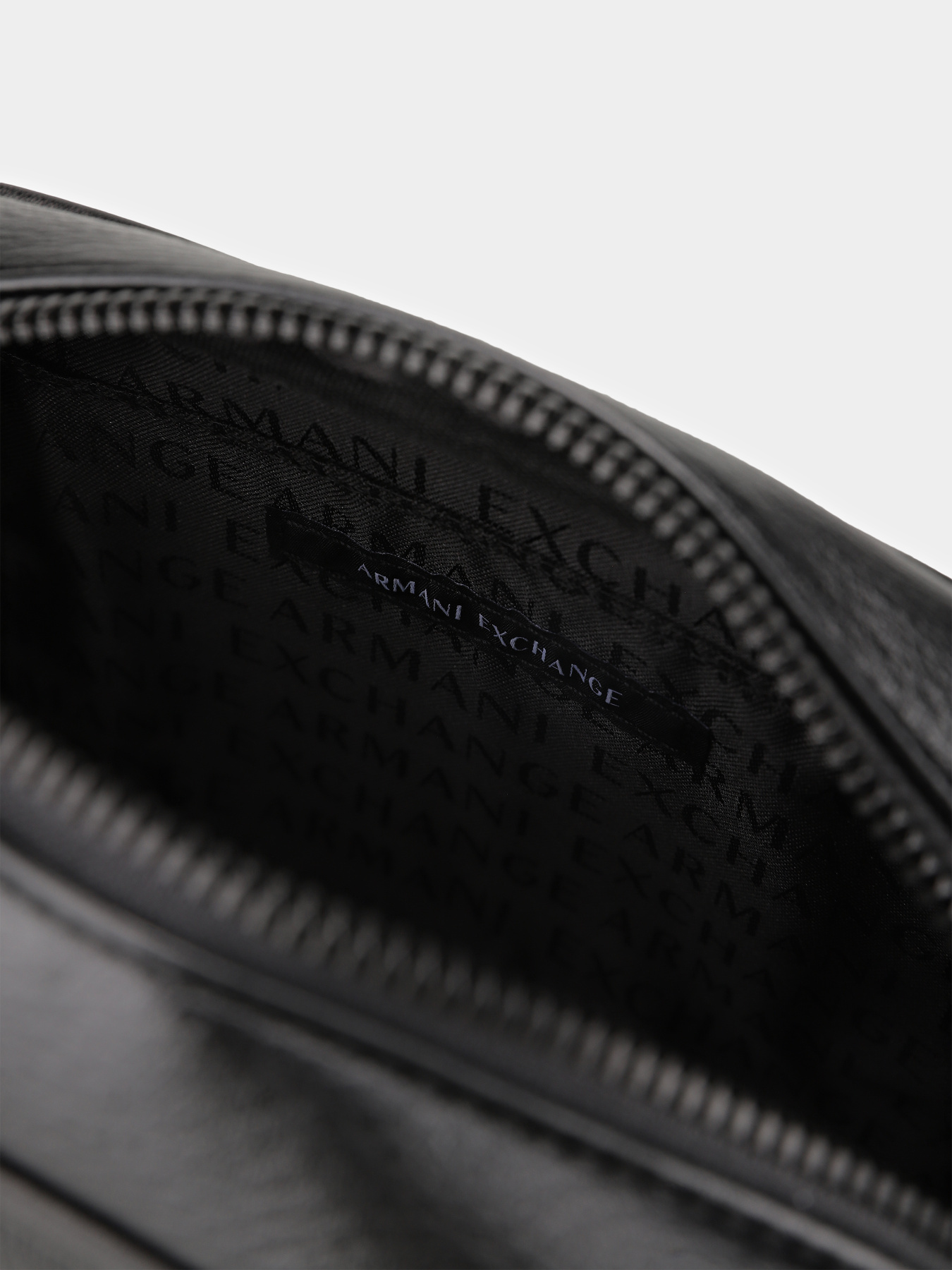 Сумка Armani Exchange модель XM002000-AF17205-MC105 Фото