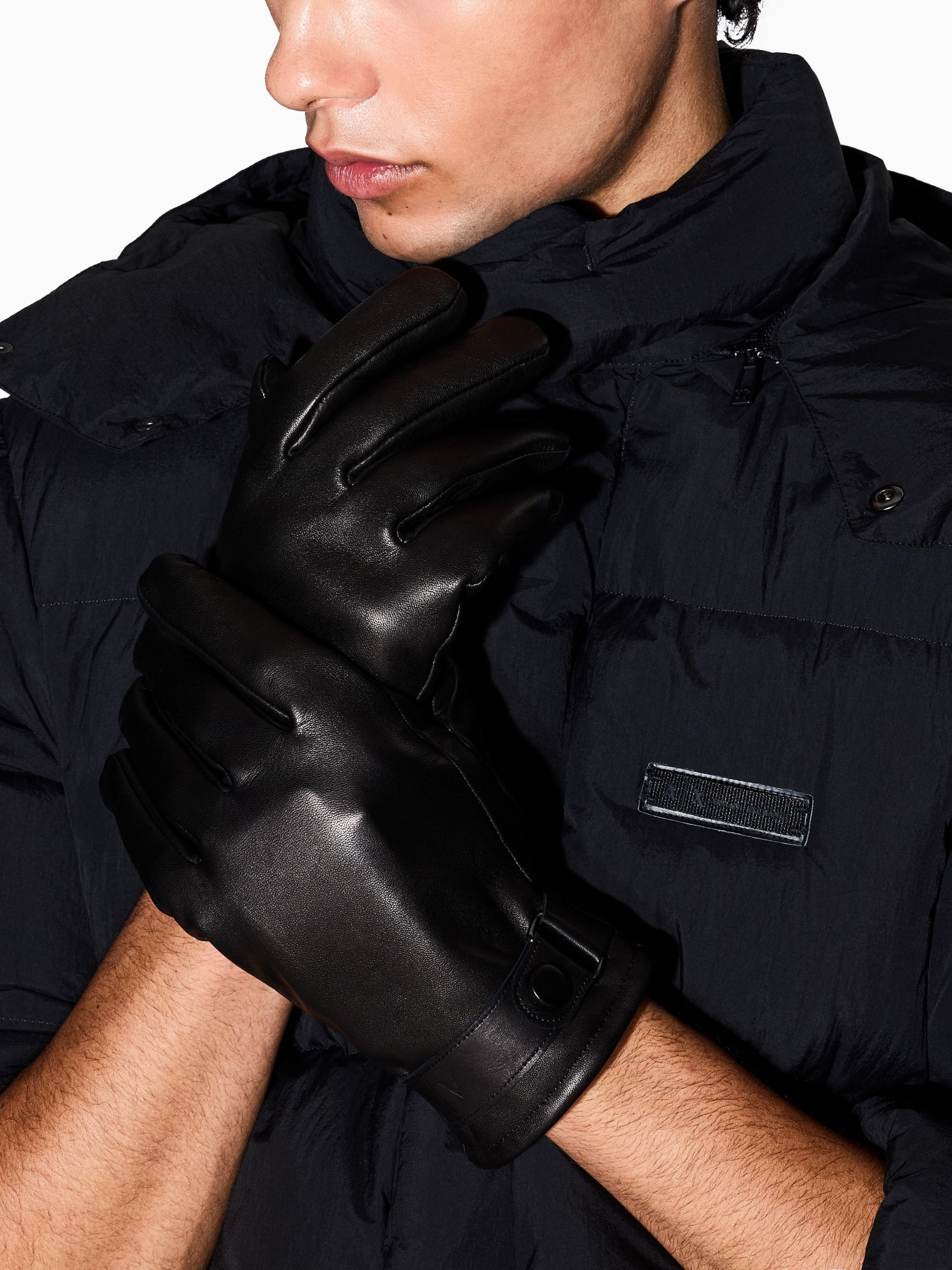 Перчатки Armani Exchange модель XM001969-AF19481-UC001 Фото