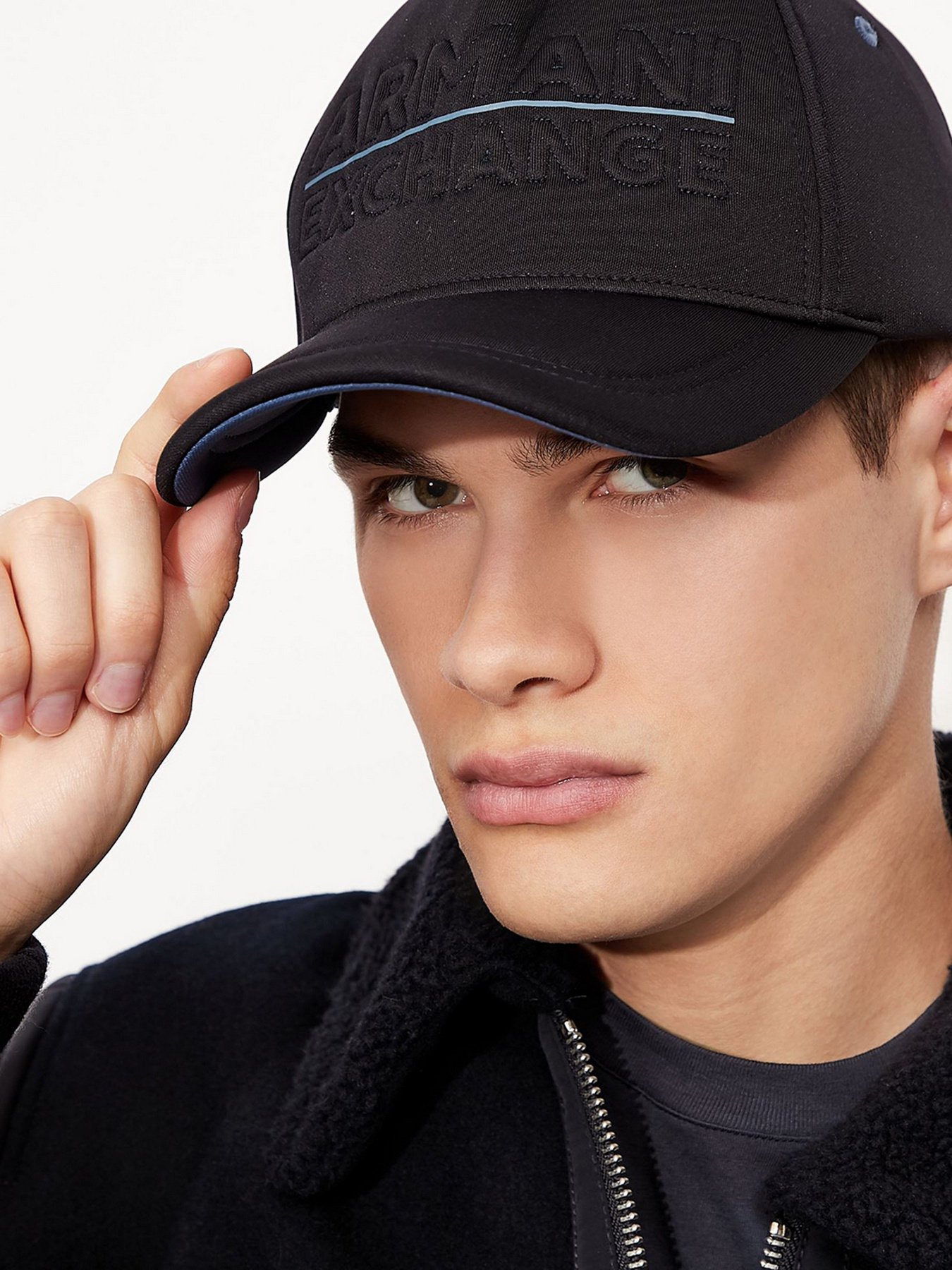 Кепка Armani Exchange модель 954202-1A103-00035 Фото