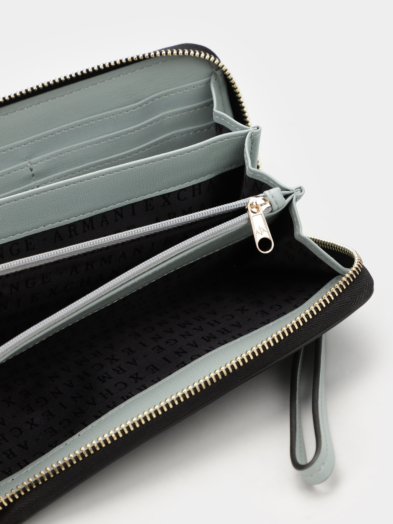 Кошелек Armani Exchange модель 948486-0A874-24141 Кошелек Armani Exchange модель 948486-0A874-24141 Фото