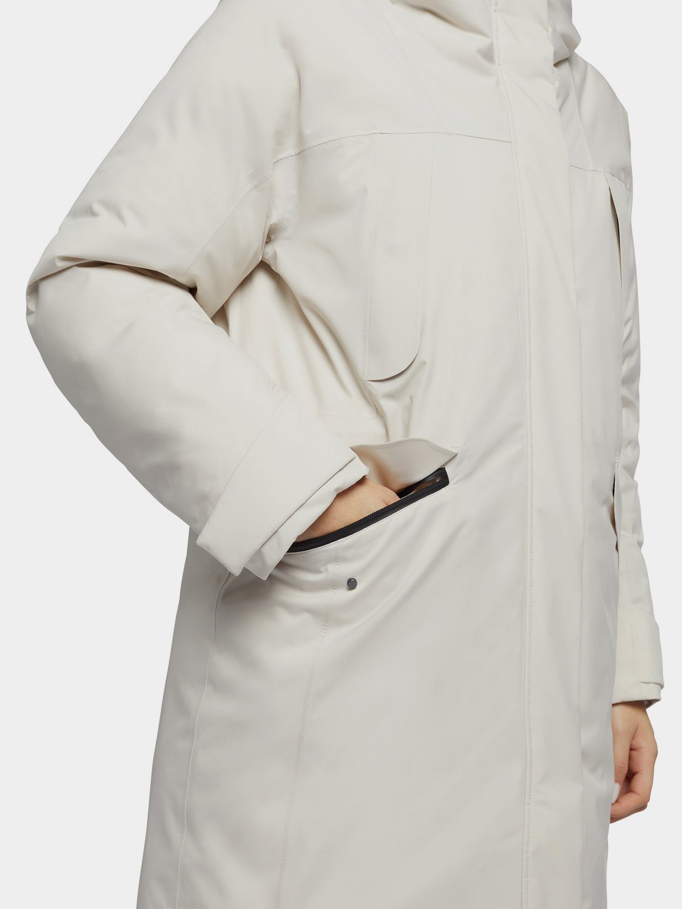 Куртки и дубленки Geox Gendry модель W3621B-T3018-F1723 Куртки и дубленки Geox Gendry модель W3621B-T3018-F1723 Фото